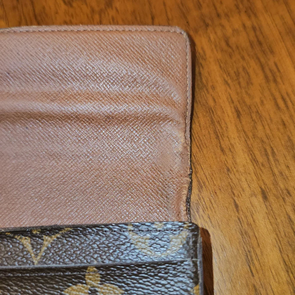 LOUIS VUITTON Luxury Brown Designer Chain Wallet - Picture 11 of 16